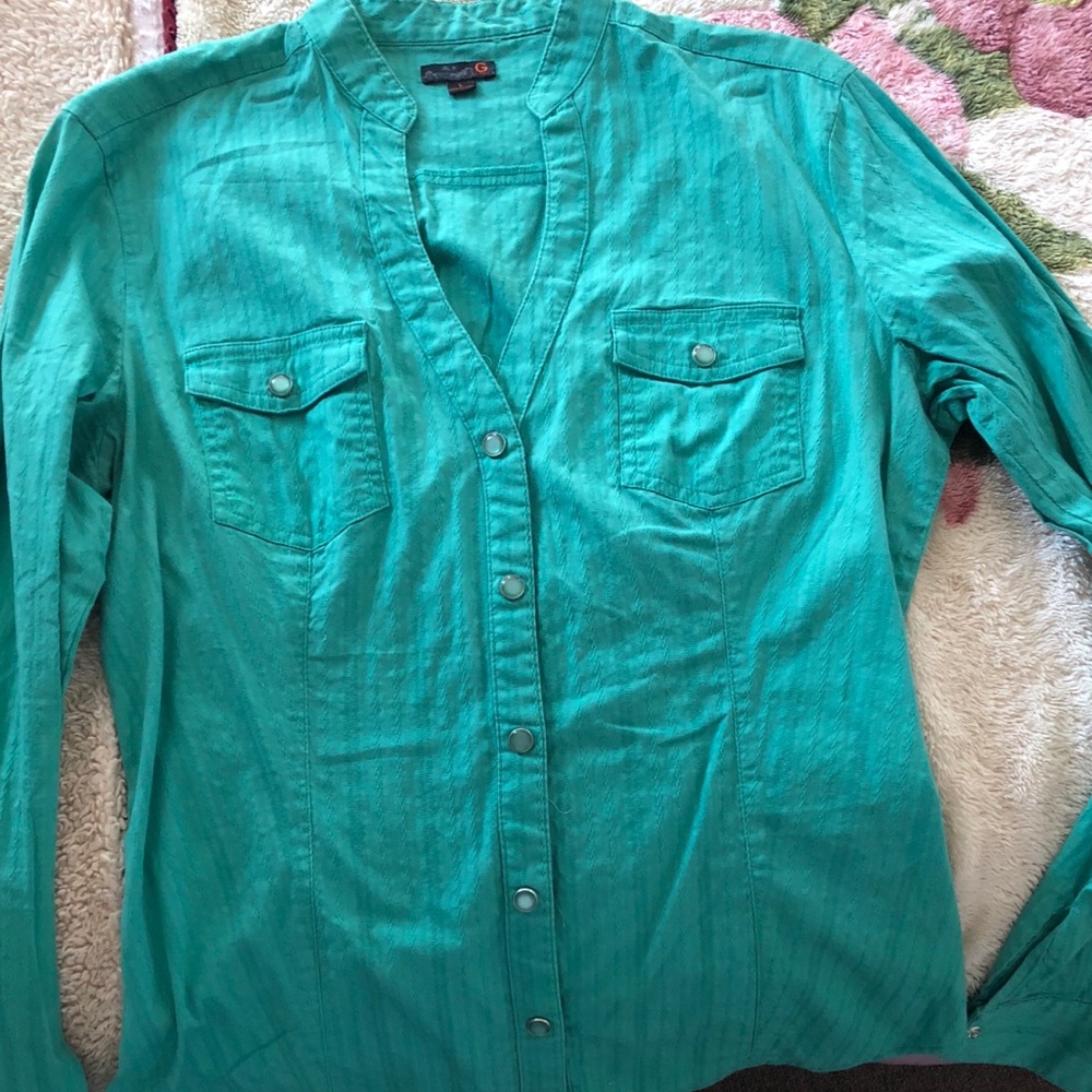 Green long sleeve blouse